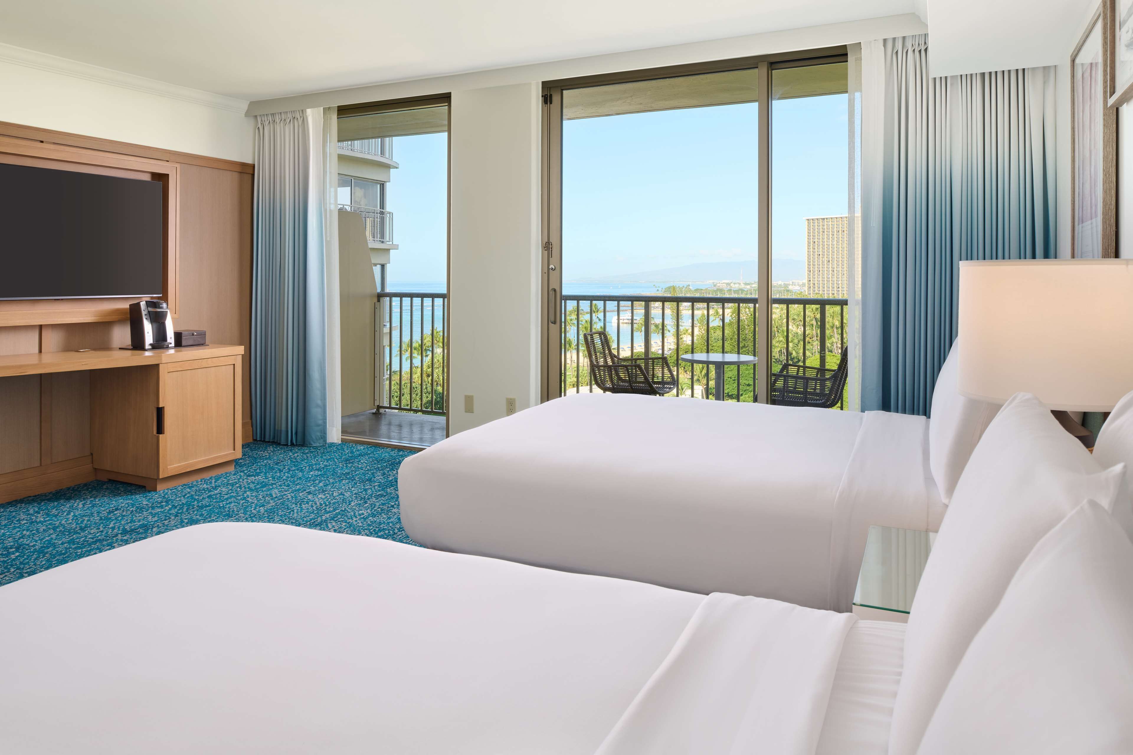 Premium bedding, in-room safe, desk, blackout drapes