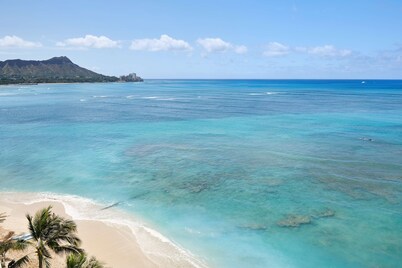 OUTRIGGER Reef Waikiki Beach Resort