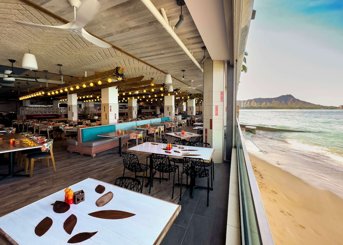 2 restaurants, breakfast served
