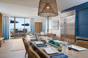 펜트하우스, 침실 2개 (Coral Reef Penthouse) | 고급 침구, 객실 내 금고, 책상, 암막 커튼