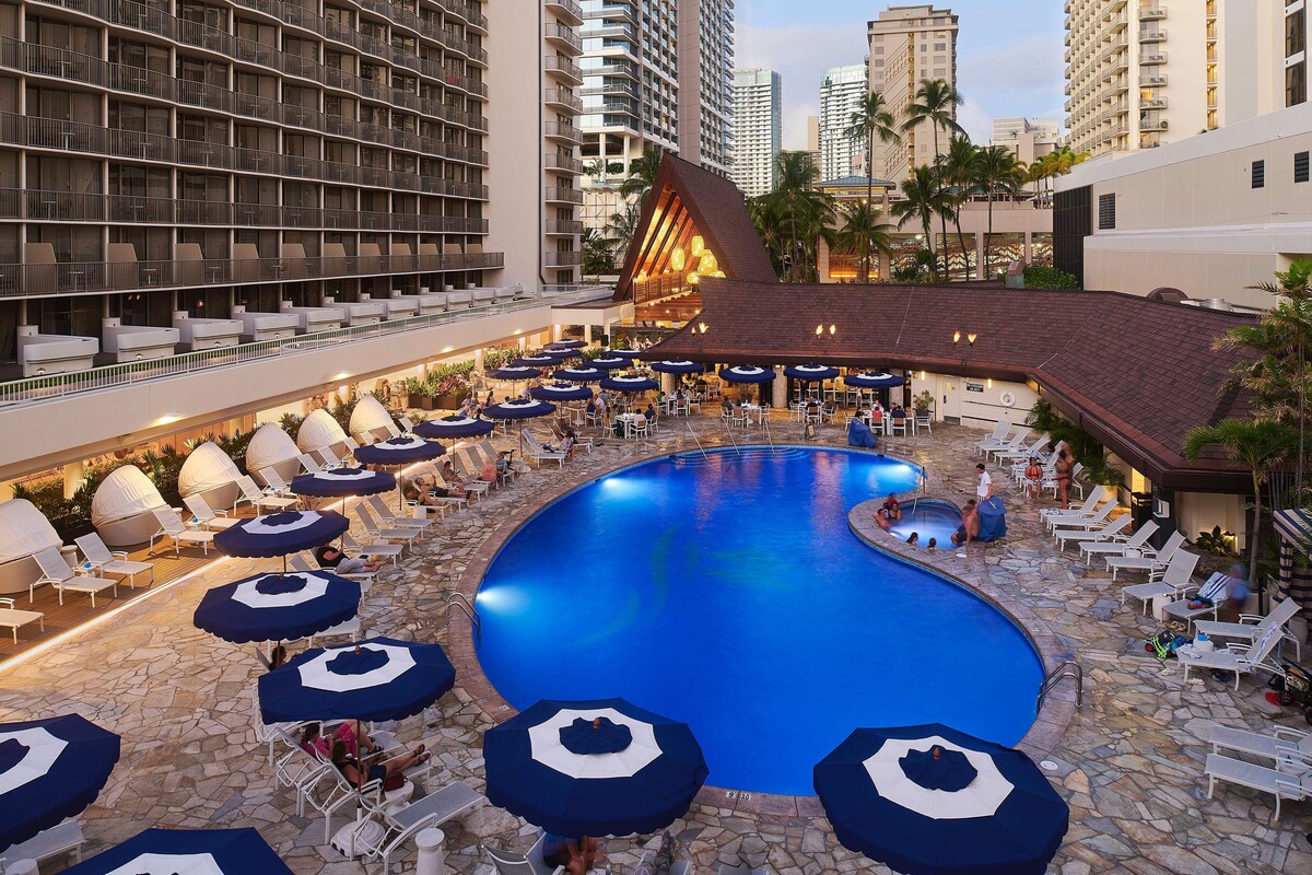 Outdoor pool, open 8:00 AM to 9:00 PM, cabanas (surcharge)
