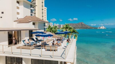 OUTRIGGER Reef Waikiki Beach Resort