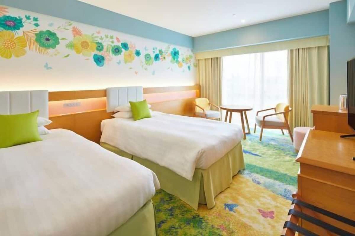 1 bedroom, hypo-allergenic bedding, memory-foam beds, in-room safe