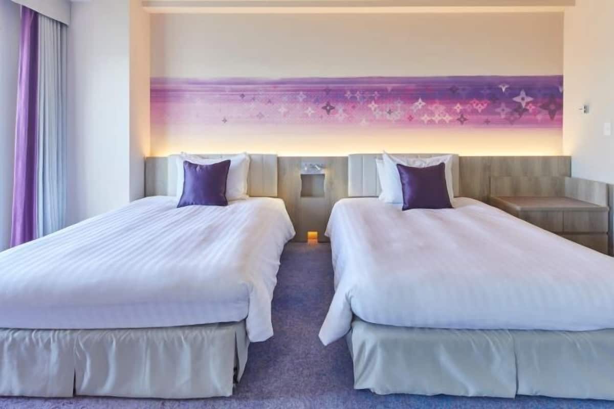 1 bedroom, hypo-allergenic bedding, memory-foam beds, in-room safe