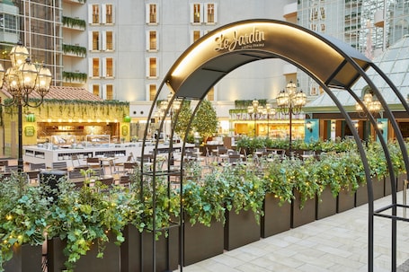 2 restaurants, breakfast, lunch, dinner served; Japanese cuisine