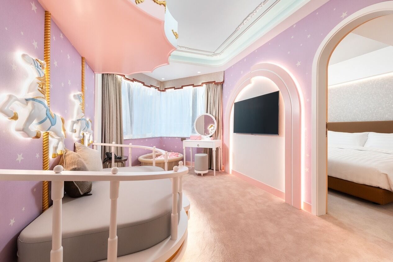 Newly Renovated Princess Theme Suite with Queen Bed | Minibar, in-room safe, desk, iron/ironing board