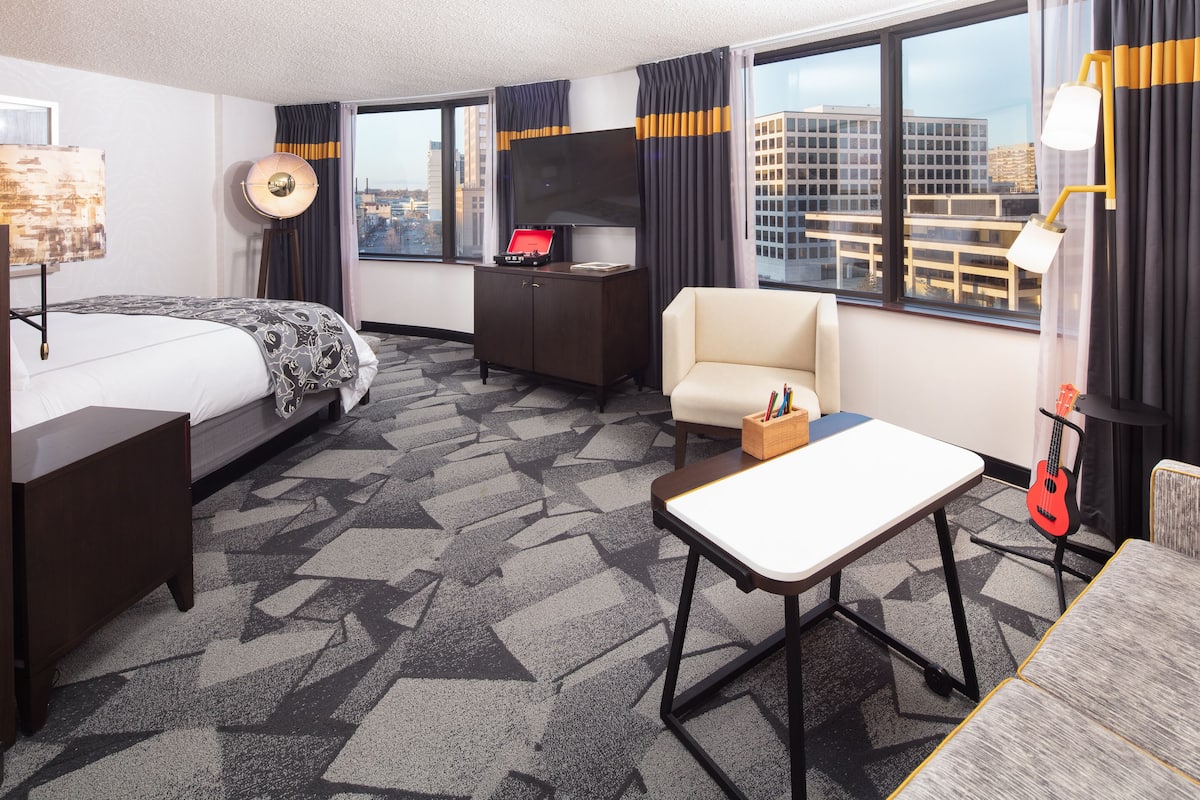 1 bedroom, premium bedding, down duvets, in-room safe