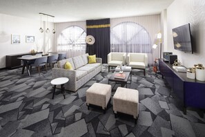 The Parlor | Premium bedding, down duvets, in-room safe, blackout curtains
