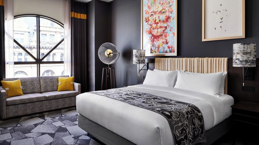 Saint Kate - The Arts Hotel