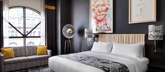 Saint Kate - The Arts Hotel