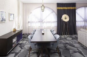 客房 (The Parlor) | 1 多间卧室、高档床上用品、羽绒被、客房内保险箱