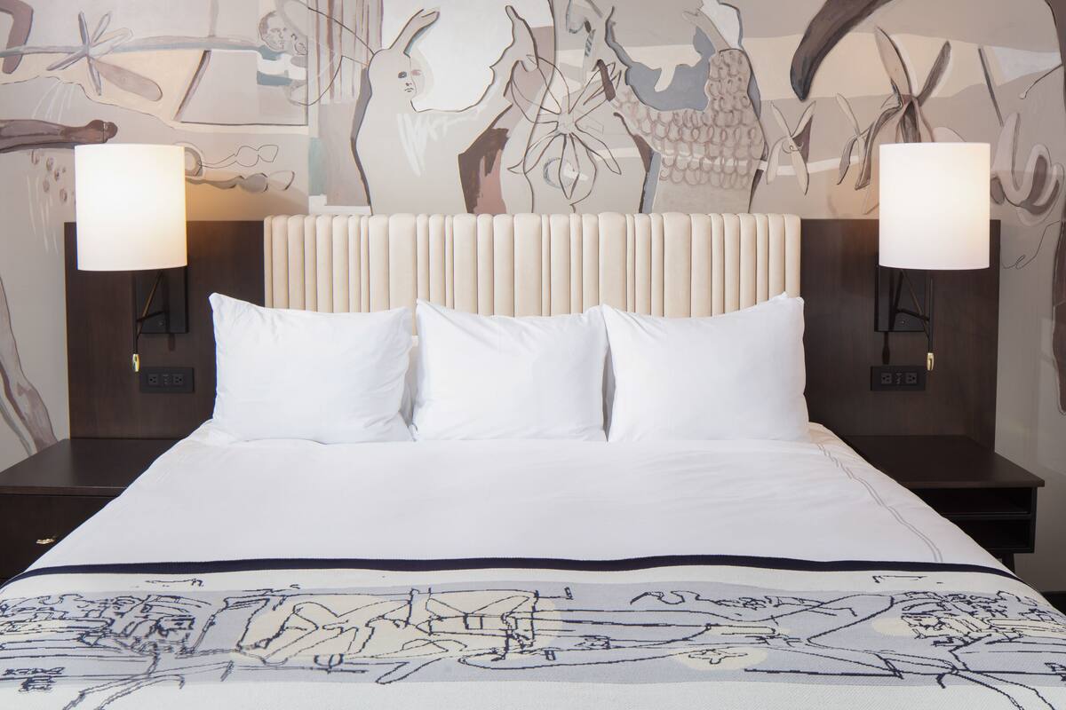 deluxe room, 1 king bed (the canvas) | 1 bedroom, premium bedding, down duvets, in-room safe