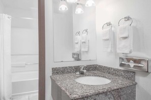 Free cots/infant beds, free WiFi, bed sheets - Days Inn by Wyndham Taos (Taos)