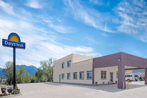 View from property - Days Inn by Wyndham Taos (Taos)