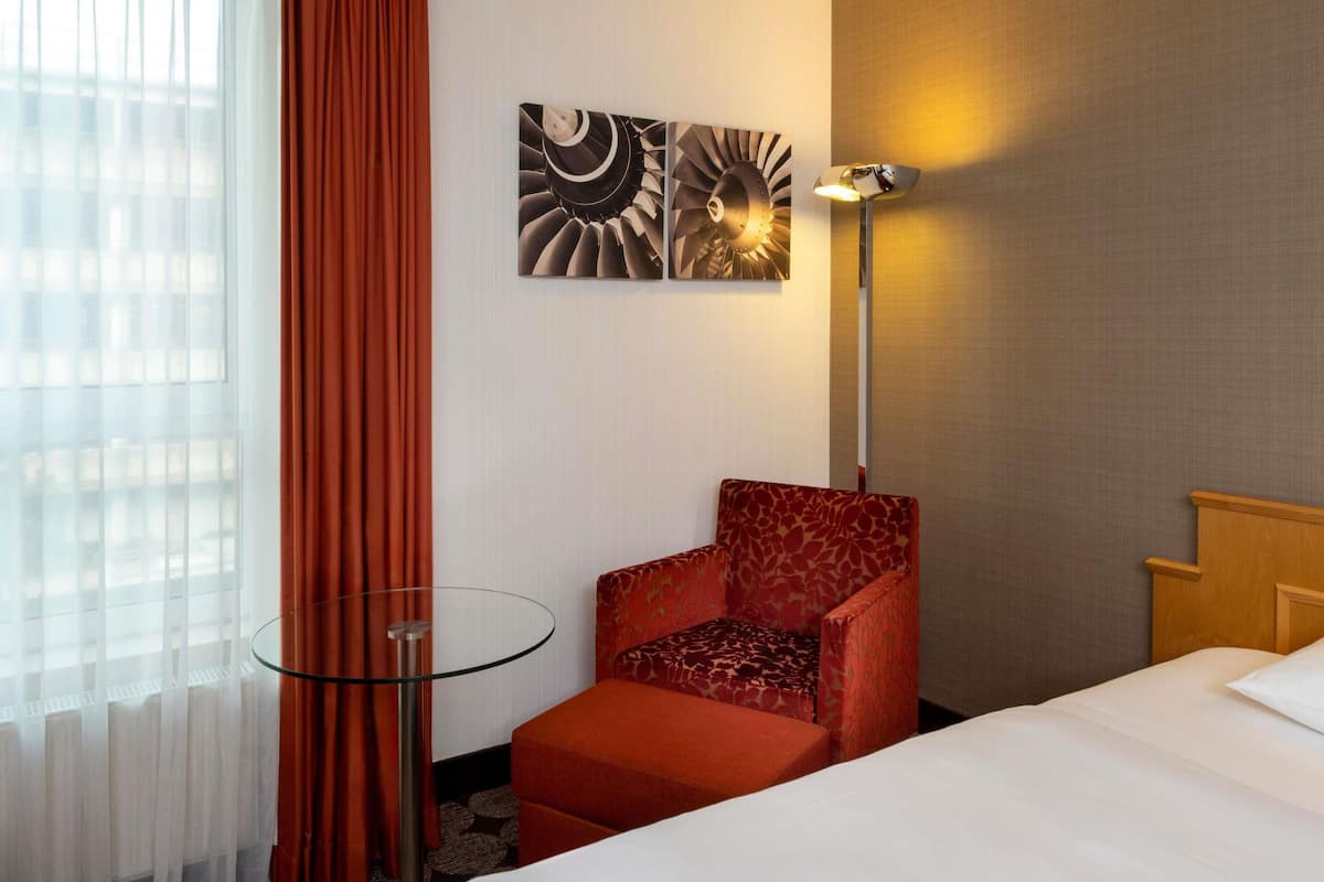 Ropa de cama hipoalergénica y minibar