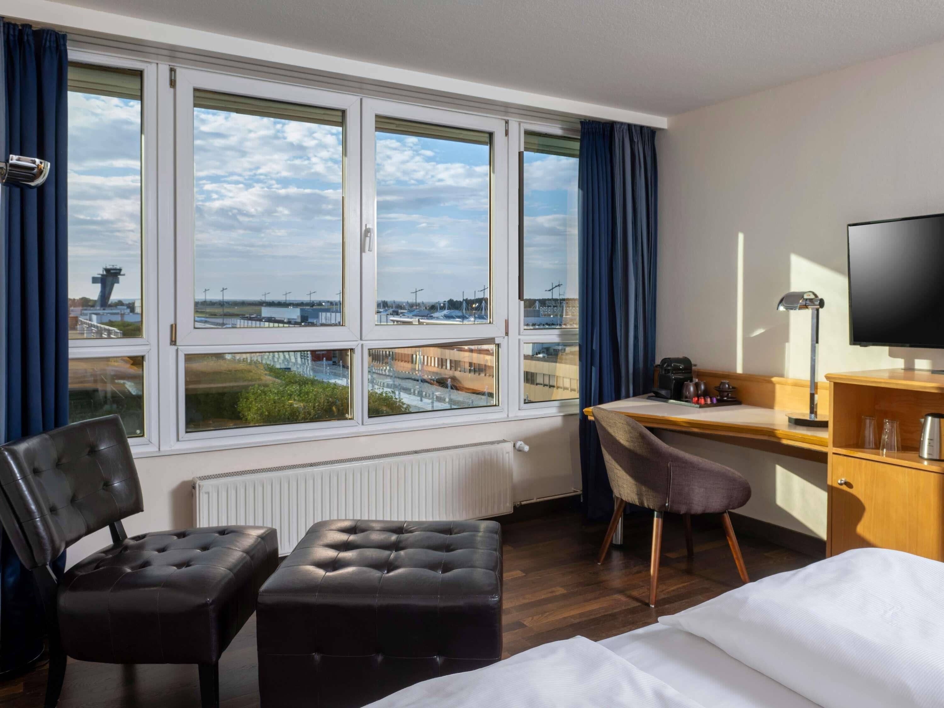 ห้องพัก, เตียงคิงไซส์ 1 เตียง (Sleep) | เครื่องนอนป้องกันสารก่อภูมิแพ้, มินิบาร์, ตู้นิรภัยในห้องพัก, โต๊ะทำงาน