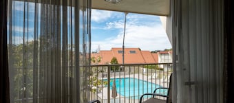 Travelodge by Wyndham Monterey Bay