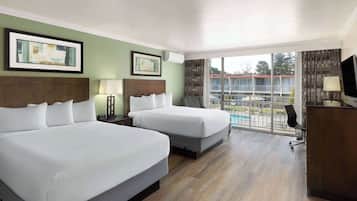 Suite, 1 Bedroom, Non Smoking | In-room safe, individually decorated, individually furnished, desk