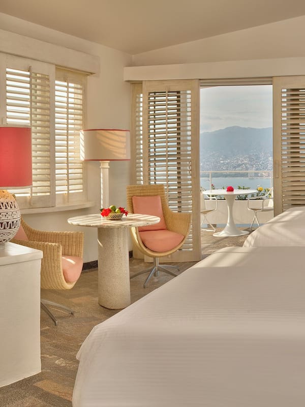 Minibar, in-room safe, iron/ironing board, free WiFi