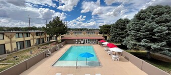 Brentwood Inn & Garden