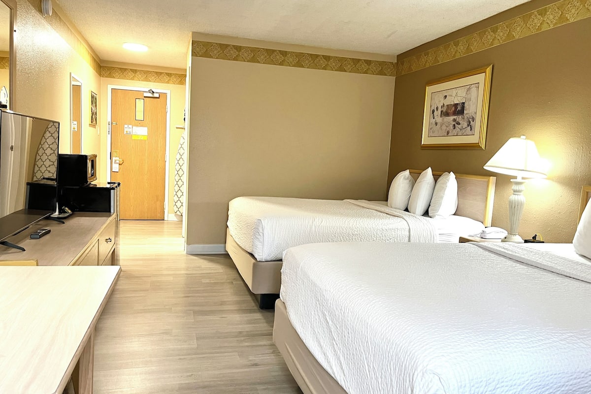 standard room, 2 queen beds, non smoking | desk, blackout curtains, iron/ironing board, free wifi