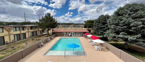 Piscina externa sazonal