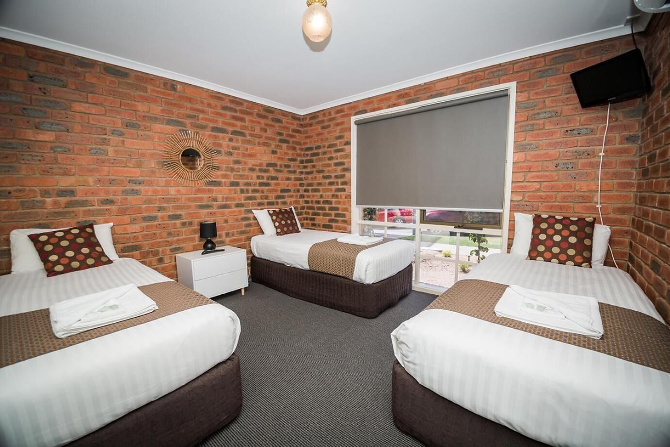 Minibar, Wi-Fi gratuit, draps fournis