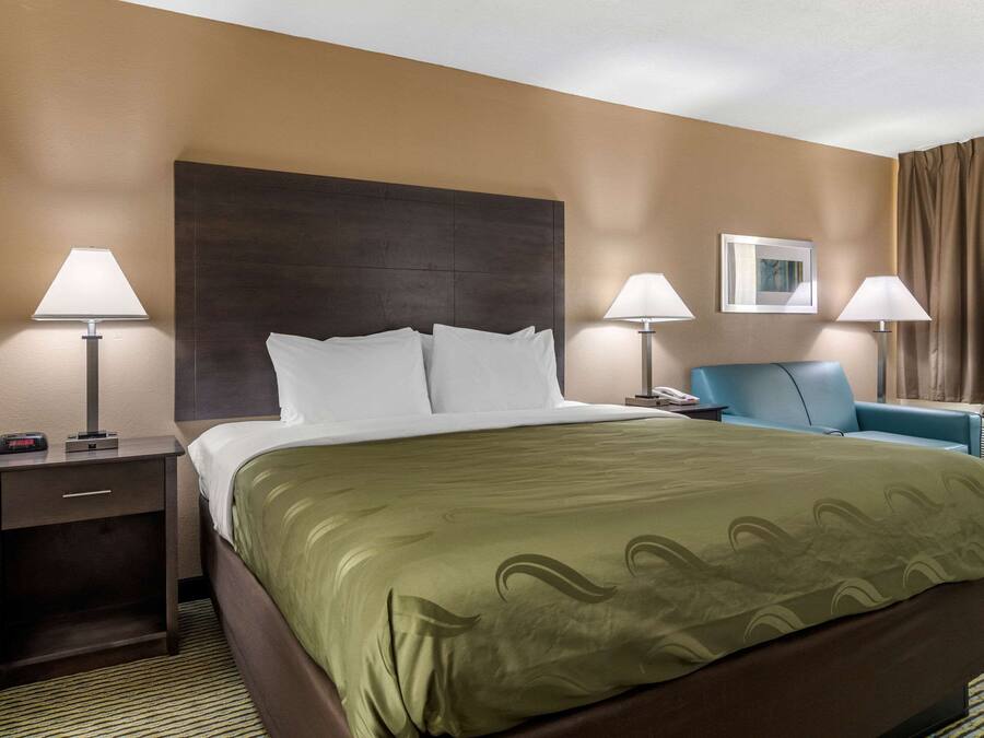 Ropa de cama de alta calidad, escritorio y insonorización