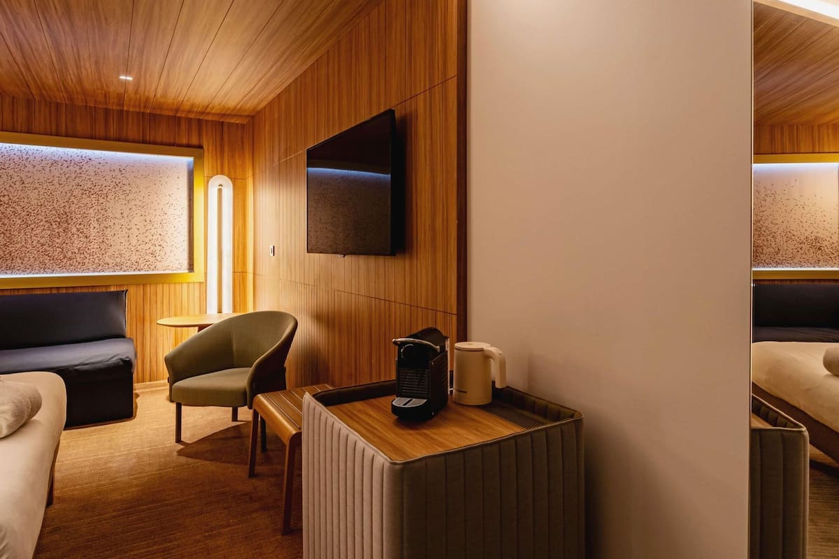 Surmatelas, coffres-forts dans les chambres, rideaux occultants