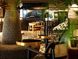 Bar (in der Unterkunft)