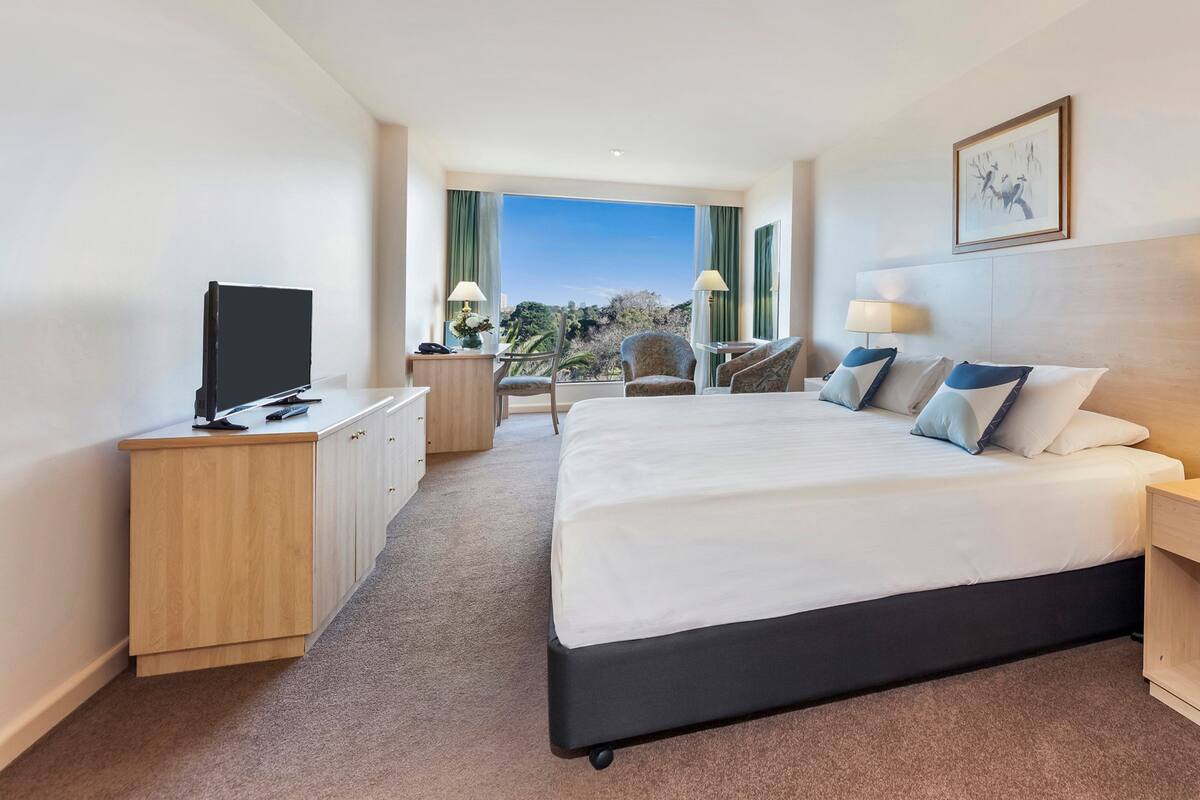 Premier King Room | Desk, blackout drapes, iron/ironing board, cribs (surcharge)