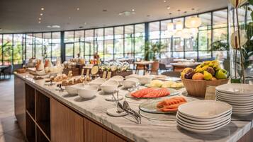 Petit déjeuner buffet