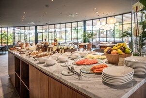 Desayuno estilo bufé