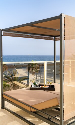 Superior Room, Private Pool | Hypo-allergenic bedding, down duvets, minibar, in-room safe - Sir Anthony Hotel (Arona)