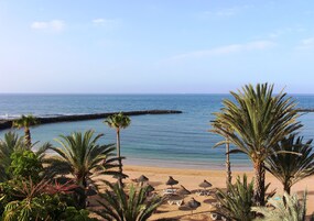 Quarto superior, piscina particular | Vista para praia/oceano