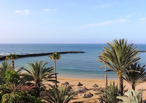 Chambre supérieure, piscine privée | Vue sur la plage ou l’océan