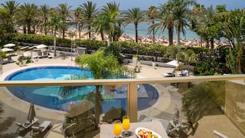 Superior Room, Private Pool | Hypo-allergenic bedding, down comforters, minibar, in-room safe