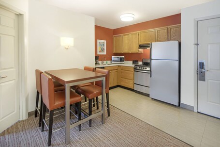 Residence Inn by Marriott Indianapolis Airport - Image 8