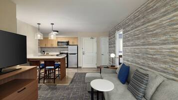 Suite, 2 Bedrooms | Living room