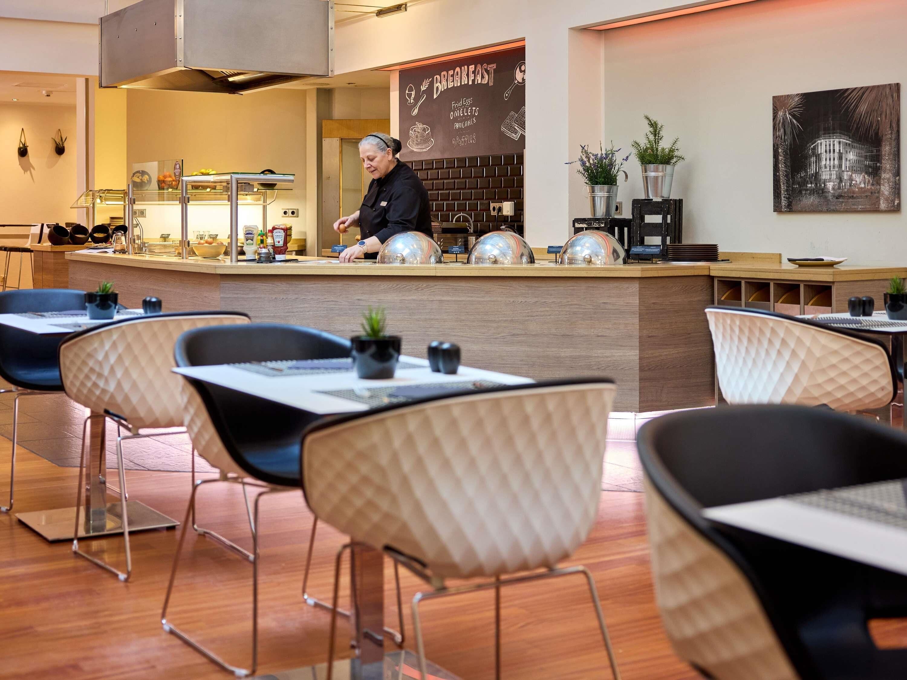 Tägliches Frühstücksbuffet gegen Gebühr