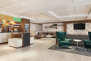 Lobby - Garner Hotel Totowa by IHG (Totowa)