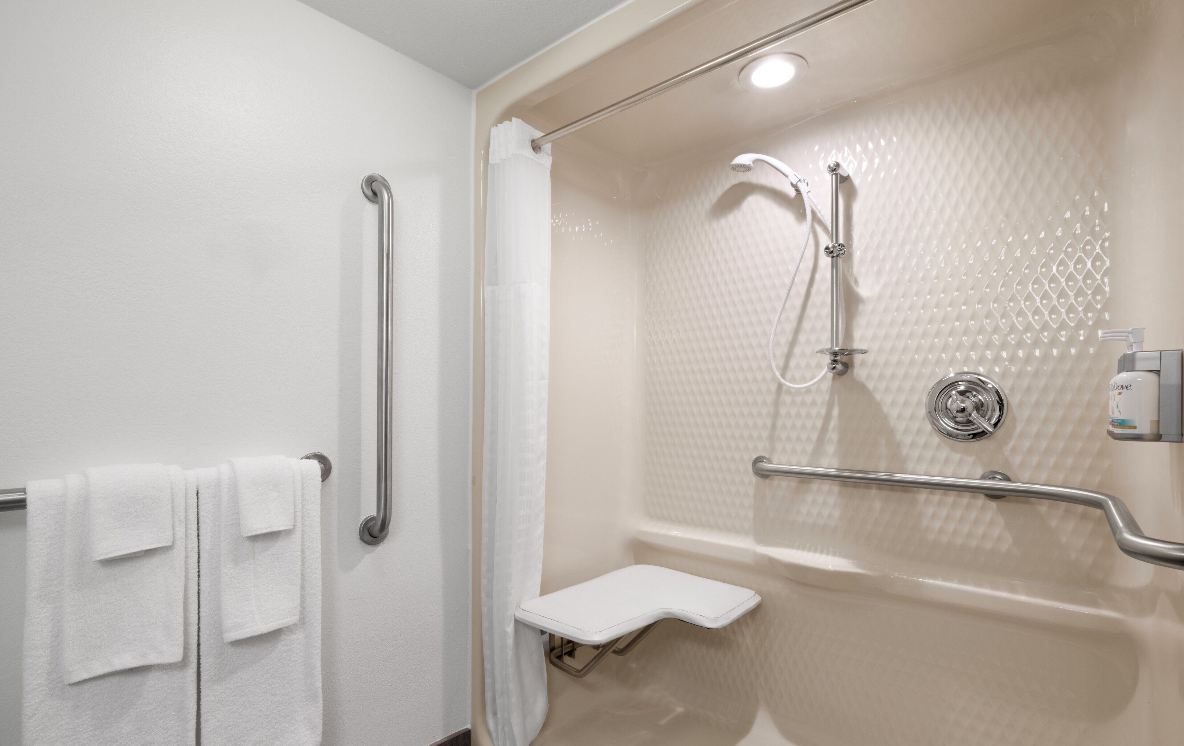 Standardzimmer, 1 King-Bett, barrierearm (Accessible Shower)