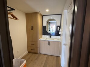 Suite, 1 King Bed, Non Smoking | Premium bedding, desk, laptop workspace, blackout drapes