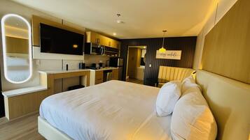 Habitación estándar, 1 cama King size, para no fumadores | Ropa de cama de alta calidad y escritorio