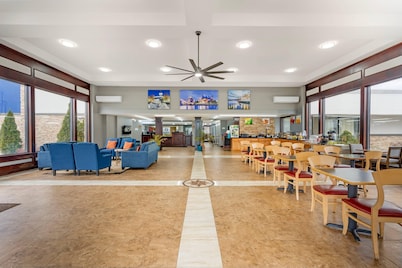 Quality Inn & Suites Chattanooga-East Ridge