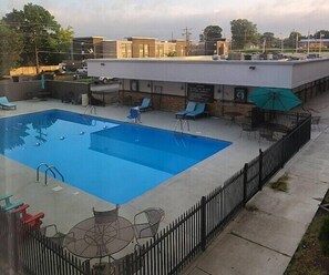 Pool - Quality Inn & Suites Chattanooga-East Ridge (Chattanooga)