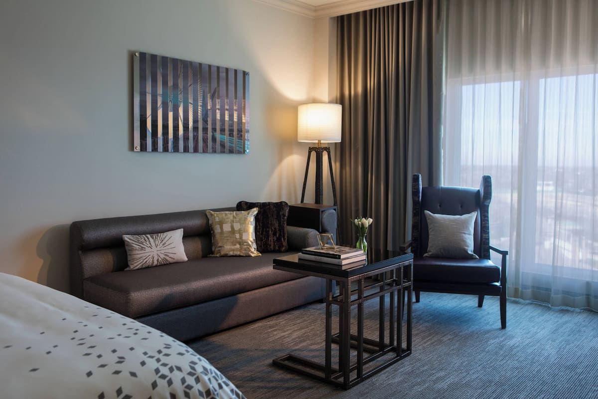 Premium bedding, pillowtop beds, minibar, in-room safe