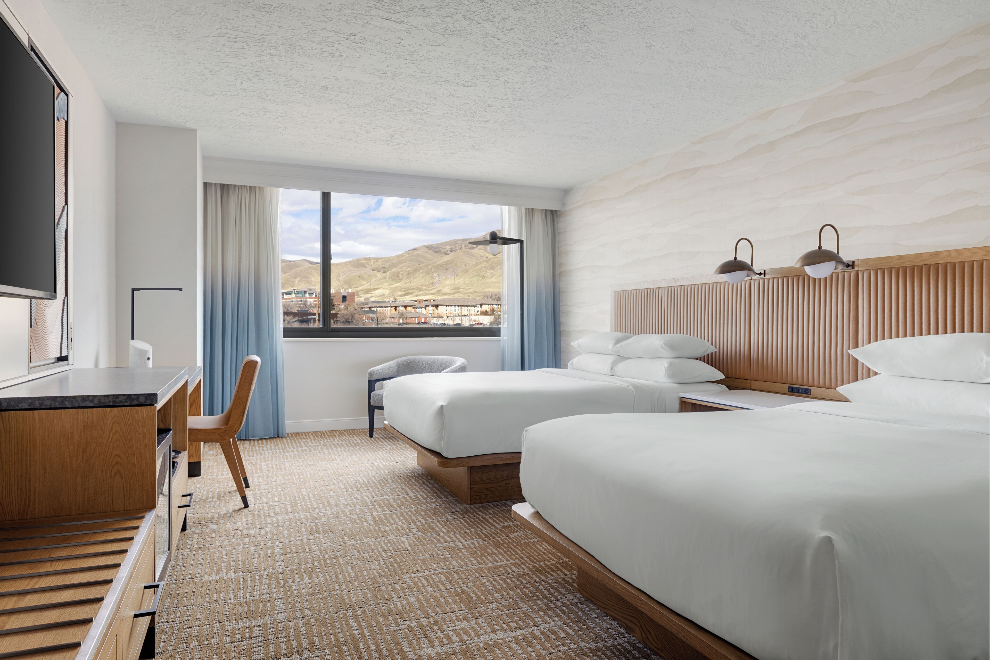 Premium bedding, minibar, in-room safe, desk