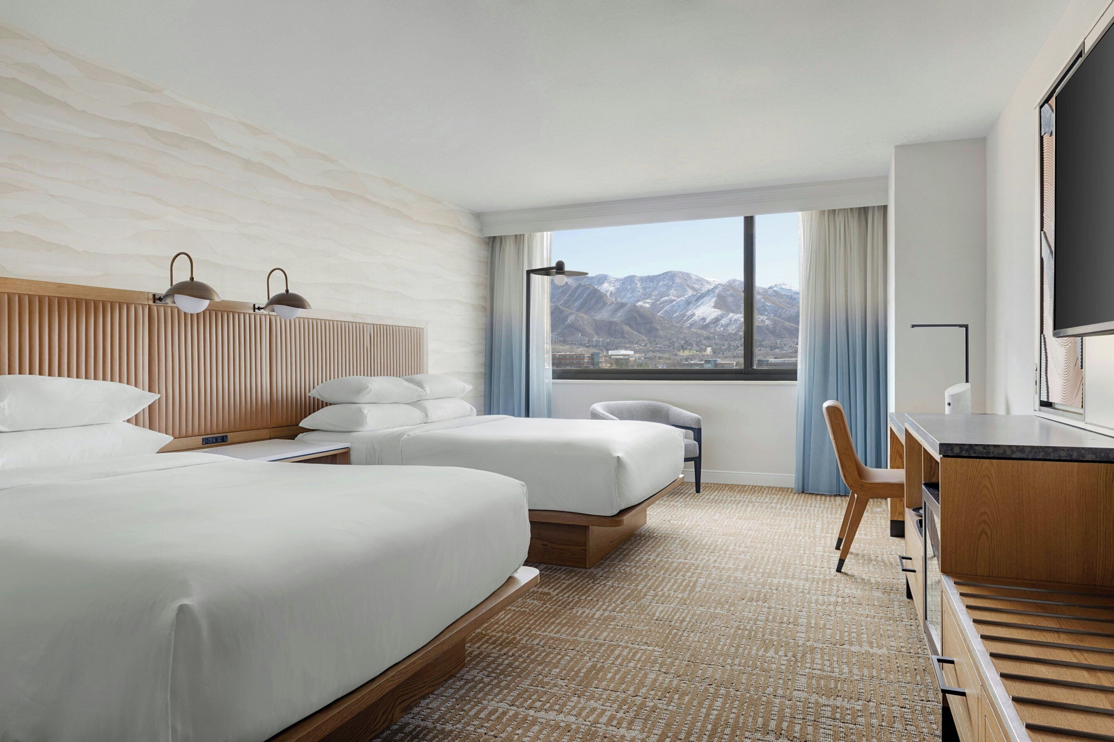 Room, 2 Queen Beds, Valley View