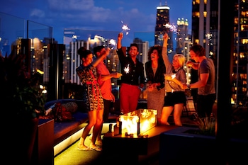 Rooftop bar, alfresco dining, open daily at Hotel Lincoln